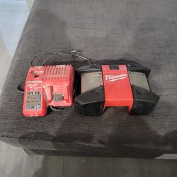 Milwaukee m12 m18 charger and radio