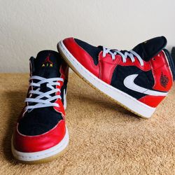 Nike Air Jordan 1 Mid SE Christmas Black Fire Red White DQ8417-006 Sz. 4