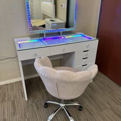 New Luxury LED Bluetooth Vanity