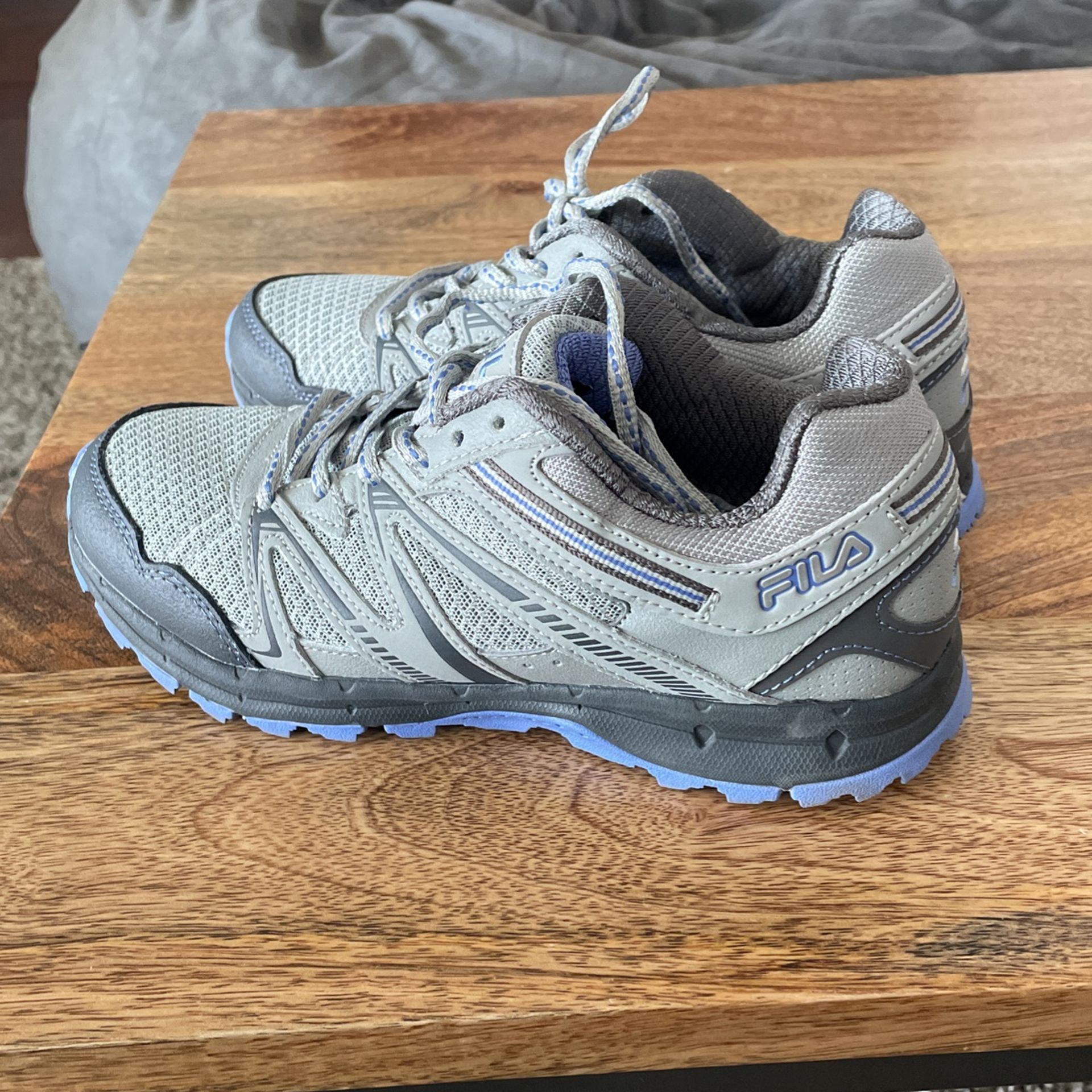 FILA Womens Size 7.5 Shoes