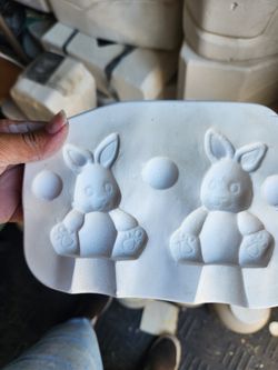 Pottery molding