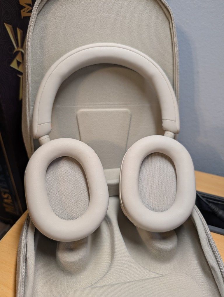 Sony WH-1000XM5 Bluetooth Headphones