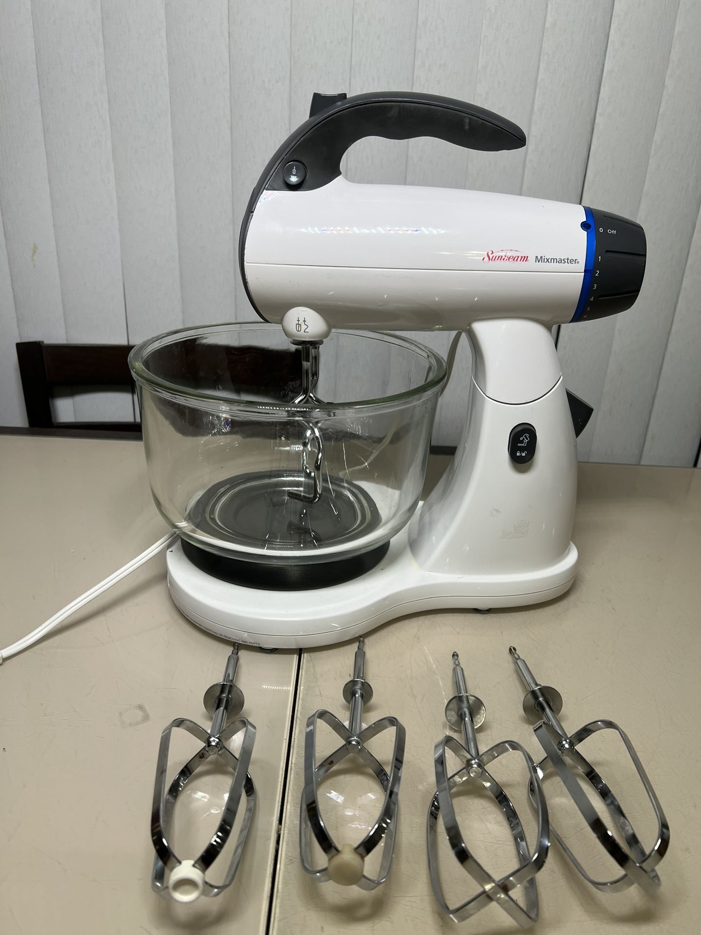 Sunbeam Mixmaster 12 Speed 4 Quart Stand Mixer FPSBSMGLW 350 Watt 3 Tools 1 Bowl. Used in very good condition and fully functional. Comes as pictured