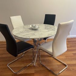 New Dining Set Perfect For Small Spaces 