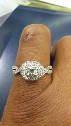 14k white gold Engagement ring 1.50 ct Diamonds total very good quality diamonds