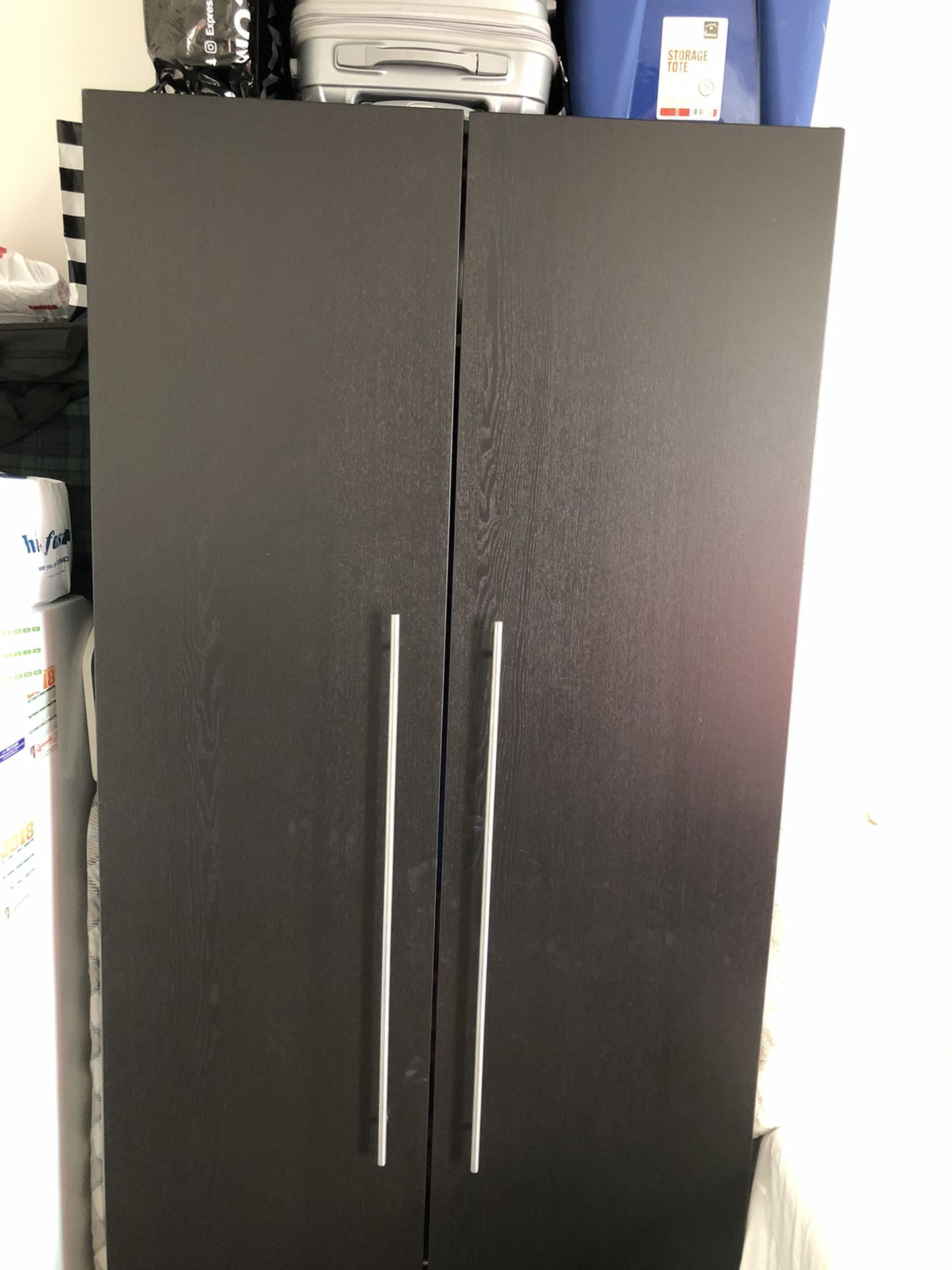 Tall/wide closet