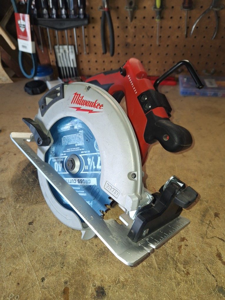 M18 Milwaukee 7 1/4 Circular Saw