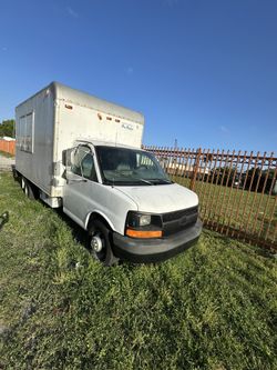 Food Truck - 2004 Chevrolet (Chevy) Express Box Truck
