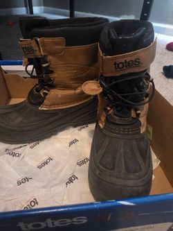 Boys winter boot size 2