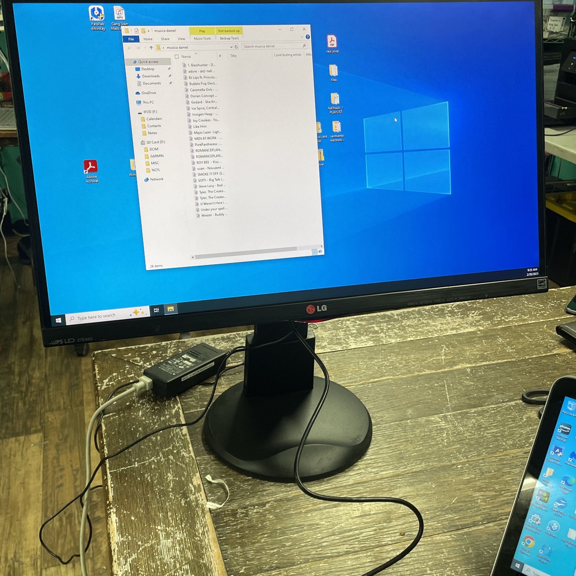 LG Monitor 27” IPS LED Monitor $95