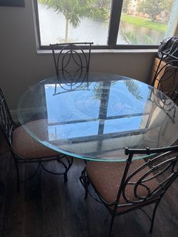 Dinning room table