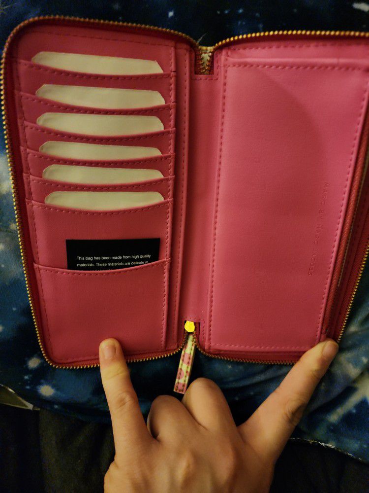 NWT marc jacobs hollographic techno pink wallet