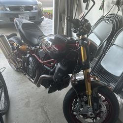 2024 Indian FTR R Carbon