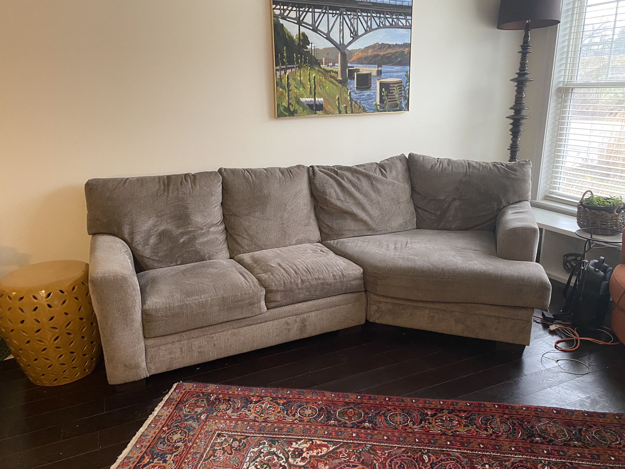 Sectional sofa w left chaise