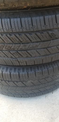 Tires Like new Condition 235 65 18 All Matching 