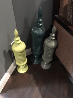 3 plastic vases
