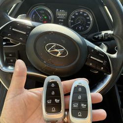 Car Keys/ Auto Keys/ Key Fobs/ Llaves De Carro