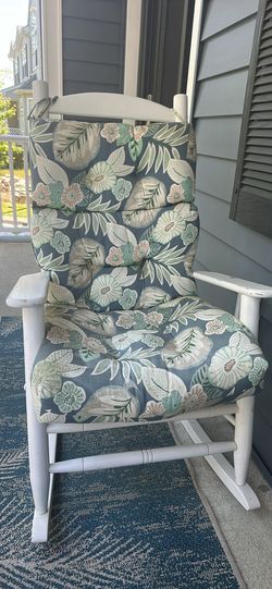 Rocking chairs (2)