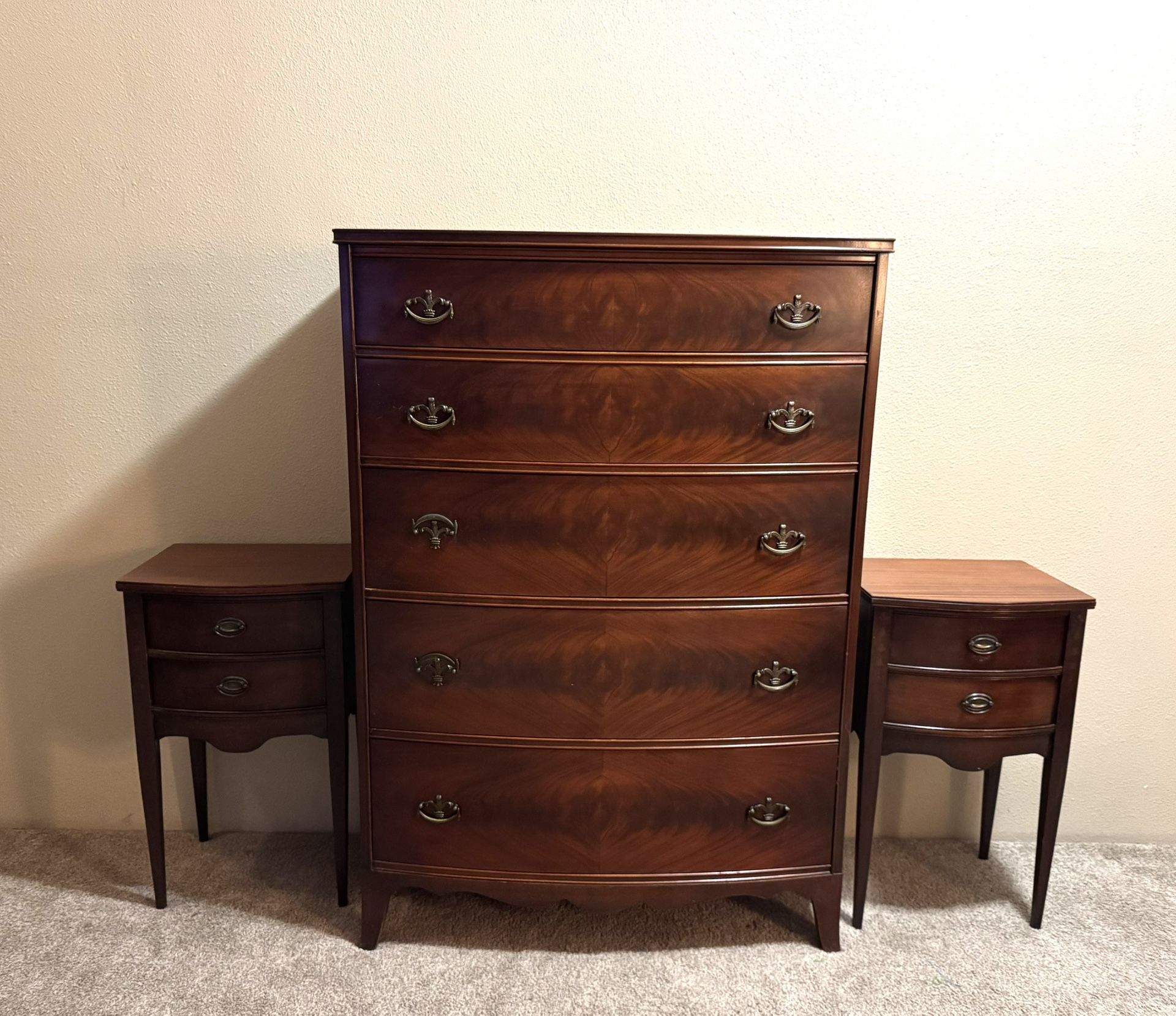 Traditional Chest of Drawers & Nightstand Set- The White Line Furniture Co.