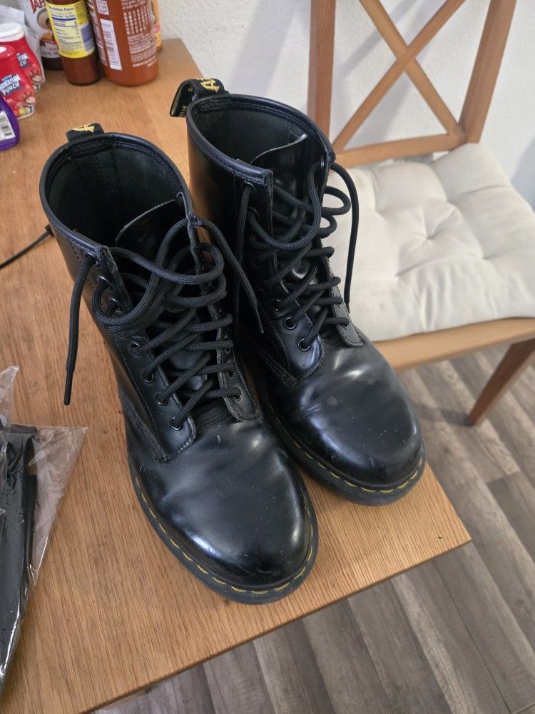 Dr Martins Boots Mens Sz 8