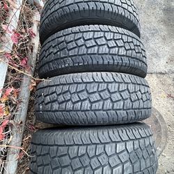 17 Inch Truck Tires Lt 265 /70/17 Set Of 4