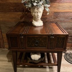 Accent  Table - Vintage Desgin