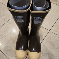 Men's Servus Rubber Boot, Steel Toe.