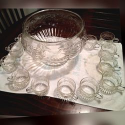 Fruit punch bowl with 12 cups