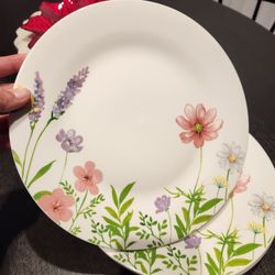 4-Ceramic Floral Dinner Plates