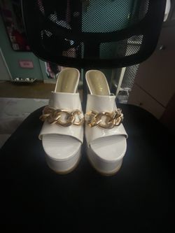 2 inch White Heel with Gold Chain