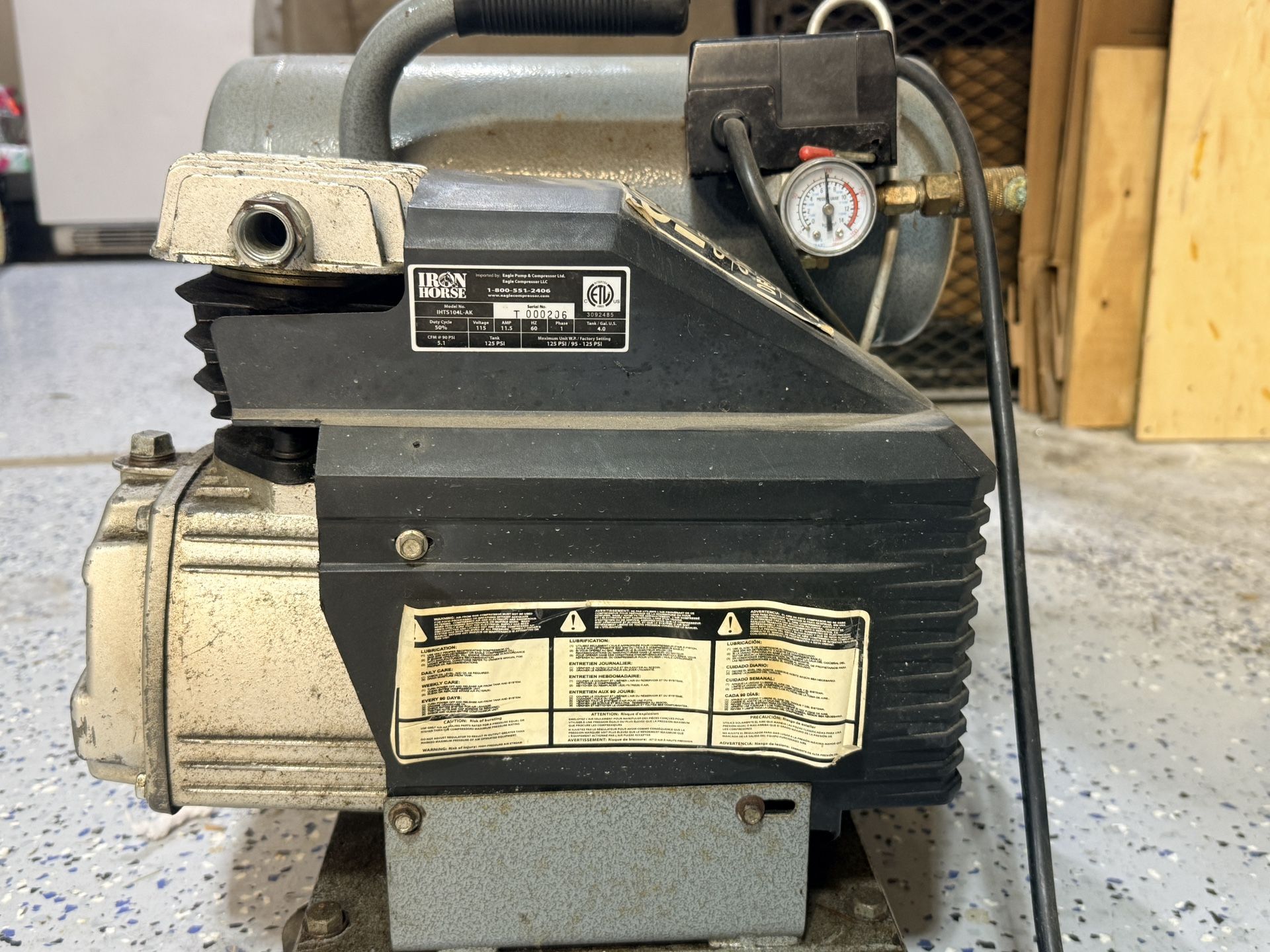 Small Air compressor Up To 125Lb
