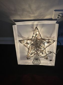 It’s A Brand New LIGHTED TREE TOPPER  ITS BRAND NEW NEVER BEEN USED MADE BY AShland