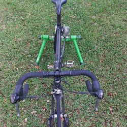 Cannondale Synapse 105,  Black, CARBON Frame. Kinetic Trainer Included.