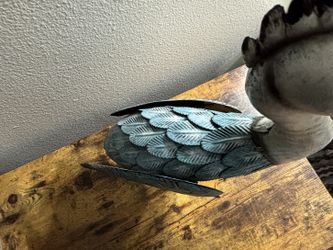 Metal Pelican Statue – Coastal Garden Decor