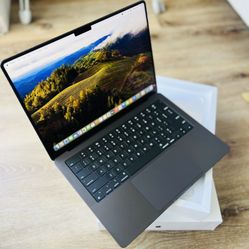 Macbook pro m3 chip 18Gb memory 512Gb Storage