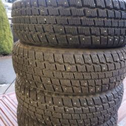 Weather Snow/Nail Tires P185/70R14