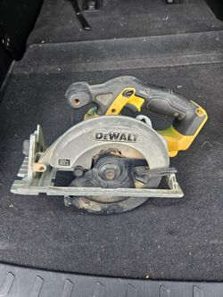 dewalt saw
