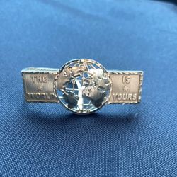 10k gold  “The World Is Yours” double finger ring