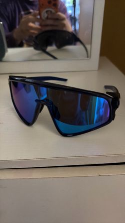 OAKLEY SHADES