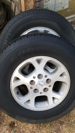 2000 Cherokee 16 in. Jeep wheels tires bald but hold air