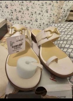New womans size 9M Liz Claiborne white sandals
