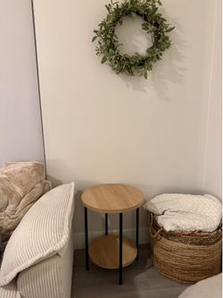 Side/coffee table