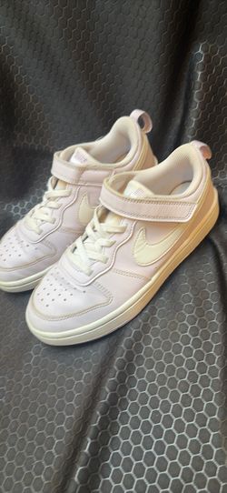 Nike court borough low 2 size 1Y