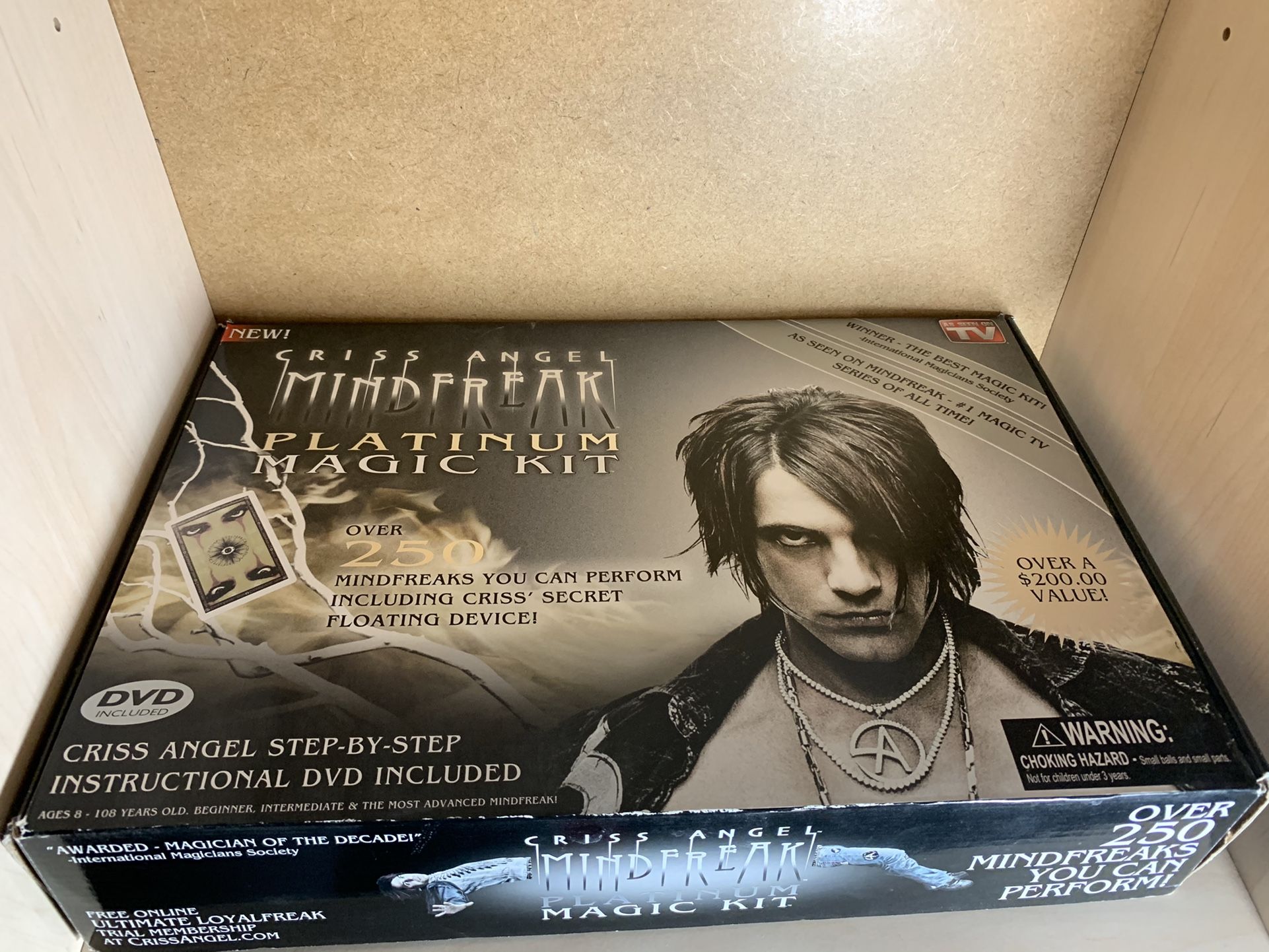 Chris Angel Mindfreak Platinum Magic Kit 250 Tricks & DVD  * As Seen on TV *