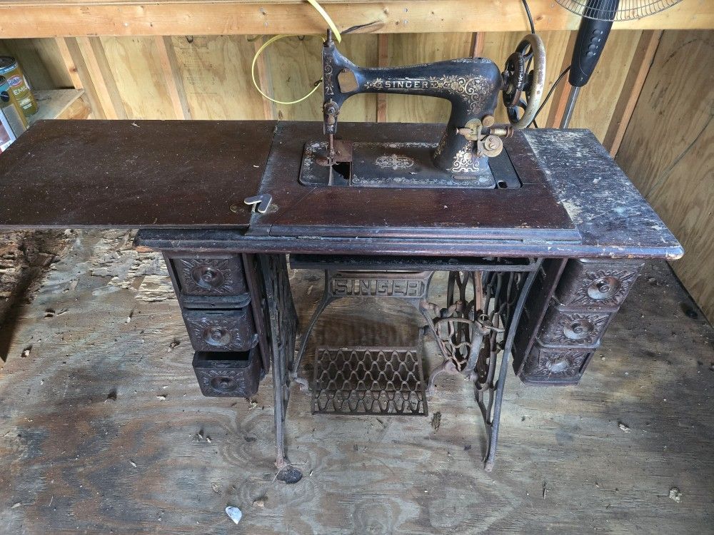 Antique Sewing Machine, Singer Brand
