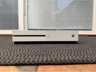 Xbox One S, PlayStation, Nintendo Gaming