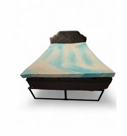 Mattress topper queen like new (UTC area)