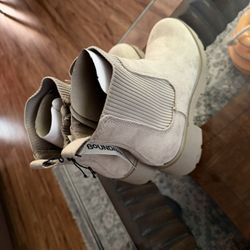 Beige Boots Size 9W $20 