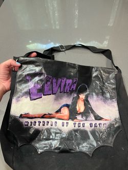 Elvira Mistress of the Dark Messenger Bag