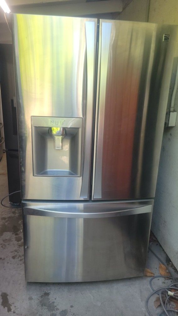 KENMORE REFRIGERATOR WITH NEW COMPRESSOR INSTALLED WORKS GREAT CAN DELIVER